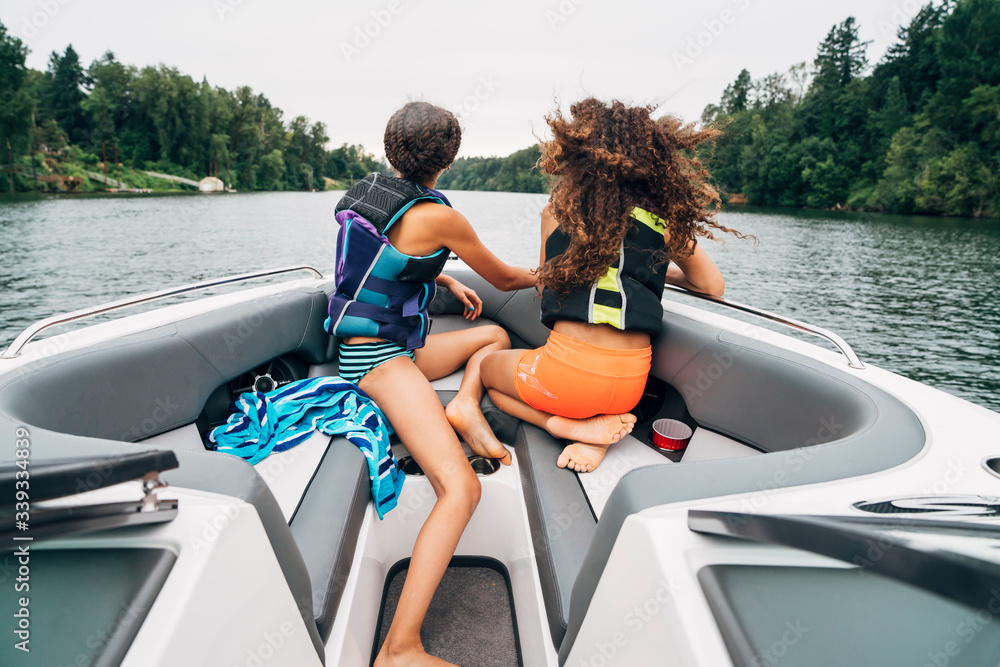 You are currently viewing Basic Boat Safety Essentials