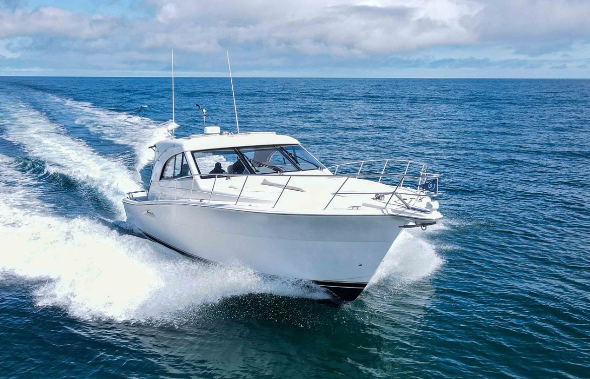 You are currently viewing Essential Questions To Ask When Buying A Used Yacht