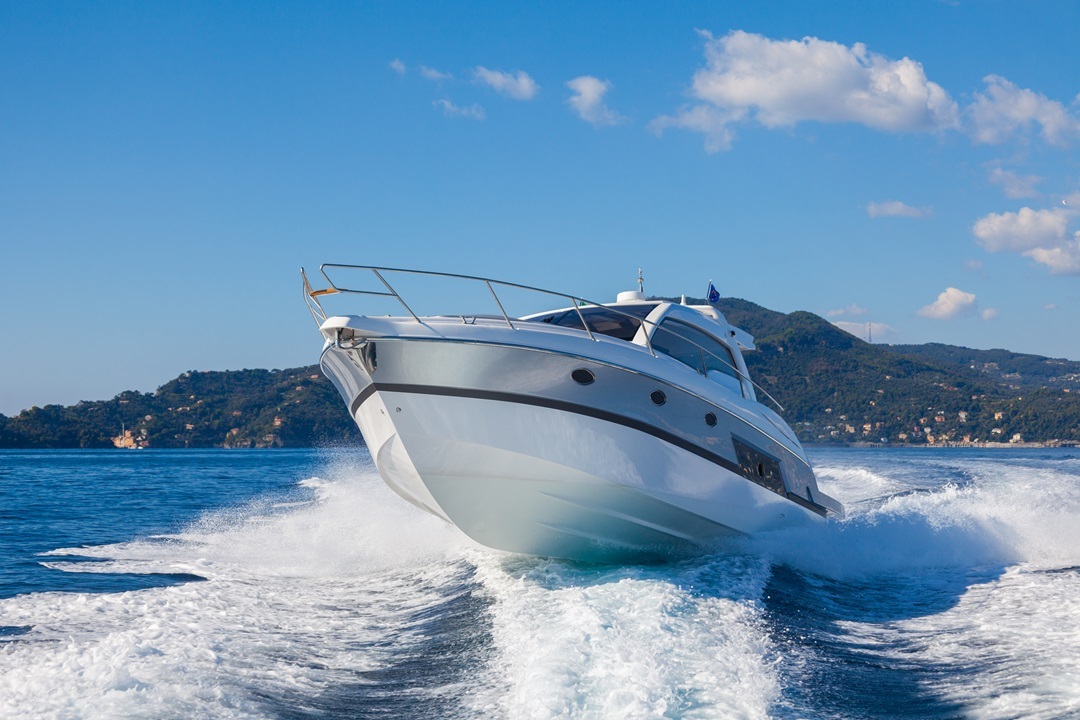 You are currently viewing Stay Sun Safe On Your Boating Adventures