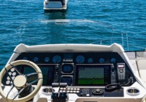 Read more about the article Tips For Buying A Flybridge Boat