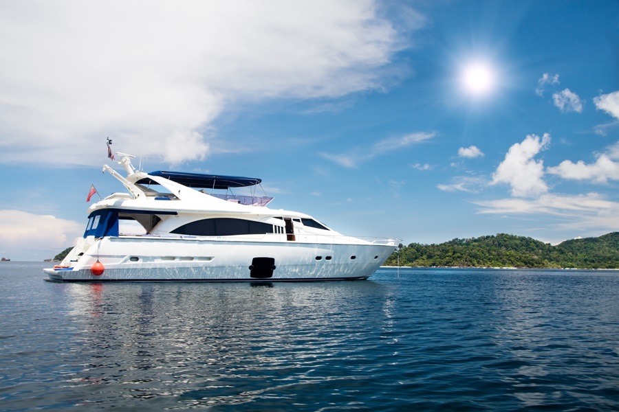 You are currently viewing Why You Should Buy A Cruiser Boat